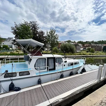 The Good Vibes, The Boat To Chill بوتيل جيرادسبرجن