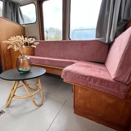 بوتيل The Good Vibes, The Boat To Chill جيرادسبرجن